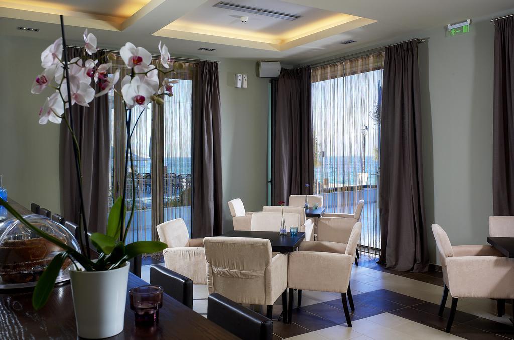 Arion Hotel Ксилокастро Экстерьер фото